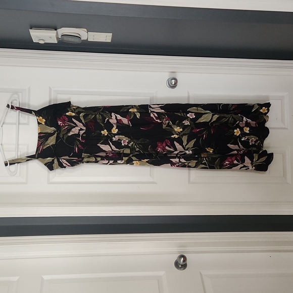 Dress - Picture 1 of 4